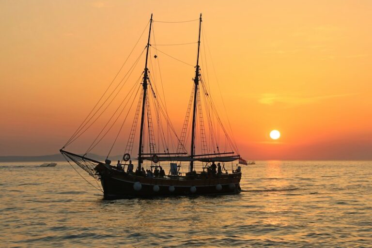 Private boat tours in Cabo